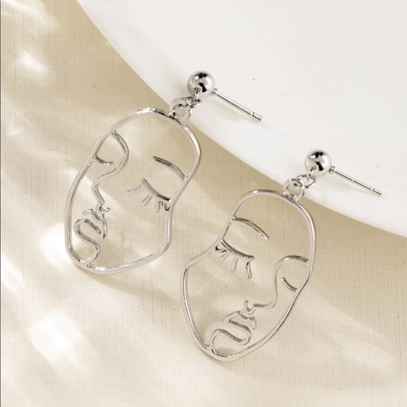 • Lola • Hollow Abstract Face Earrings - Picture 2 of 6